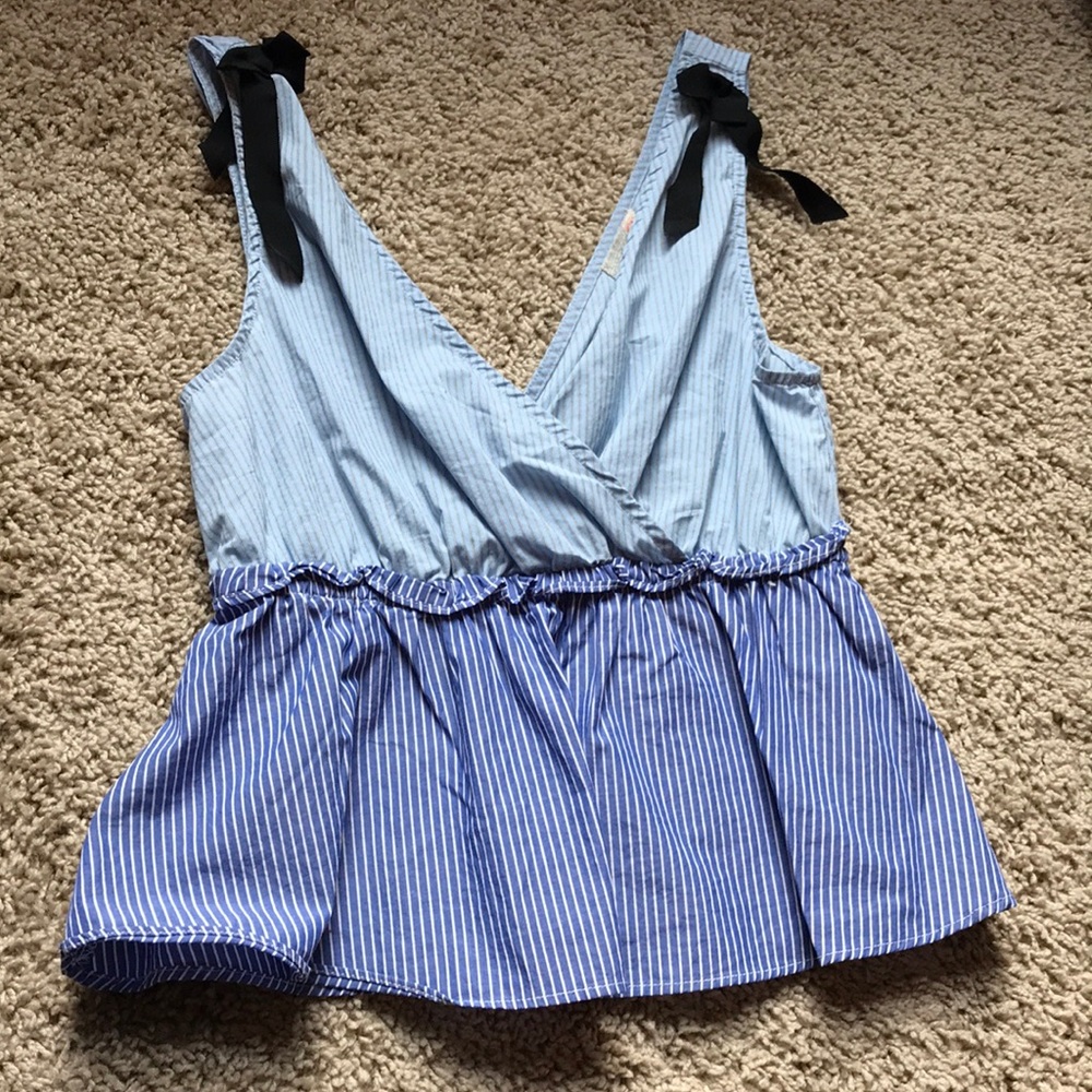 such a cute tank top!!!!💙💙